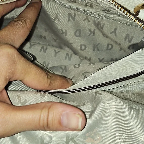 DKNY Handbag EUC - Picture 4 of 16